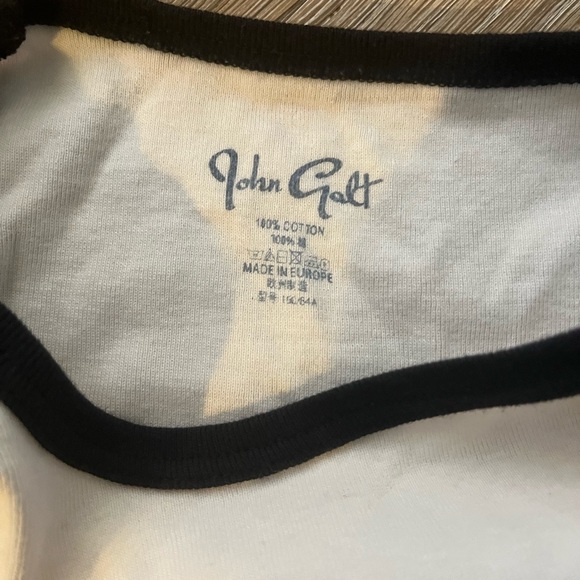 Brandy Melville Graphic T Shirt - Picture 2 of 2